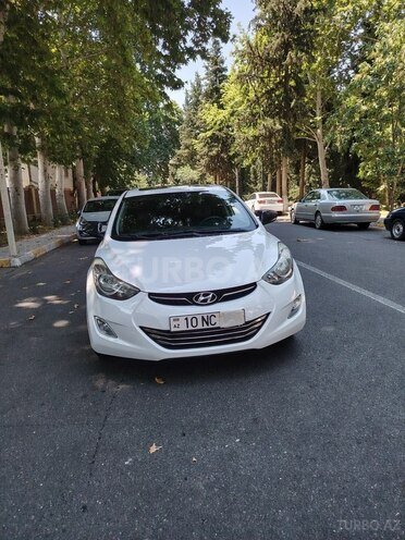 Hyundai Elantra-5