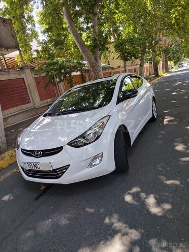 Hyundai Elantra-7
