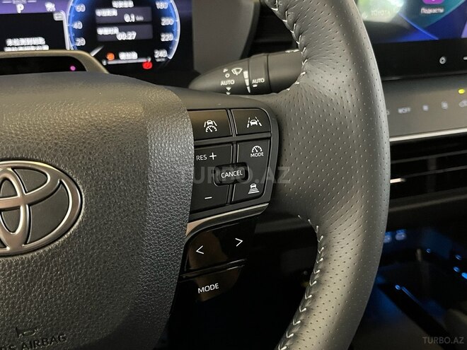 Toyota Camry-15