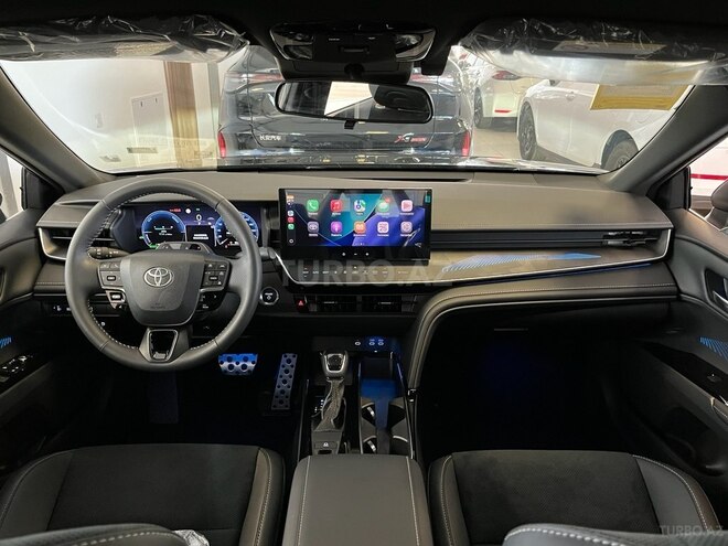 Toyota Camry-13