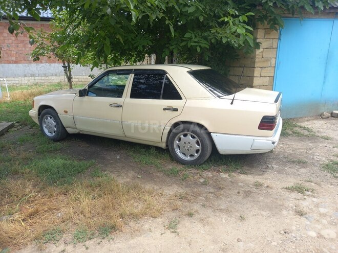 Mercedes E 200-3