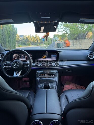 Mercedes E 300-9