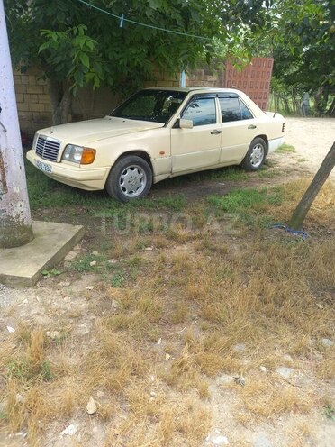 Mercedes E 200-4
