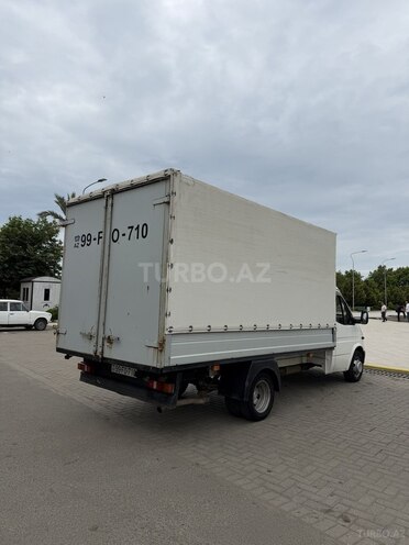 Ford Transit-4