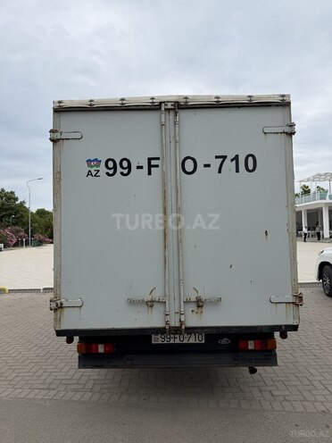 Ford Transit-5