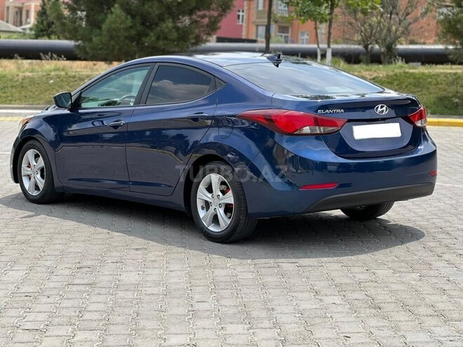 Hyundai Elantra-7