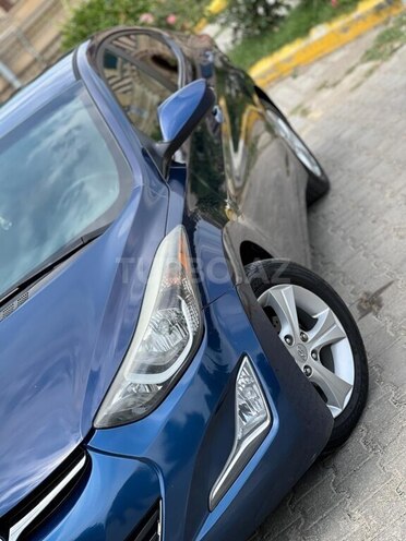 Hyundai Elantra-6