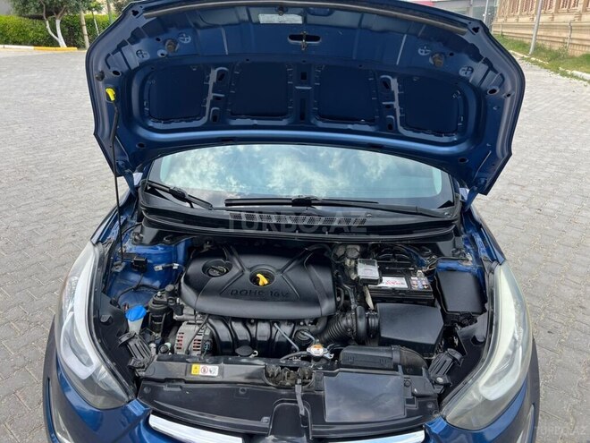 Hyundai Elantra-9