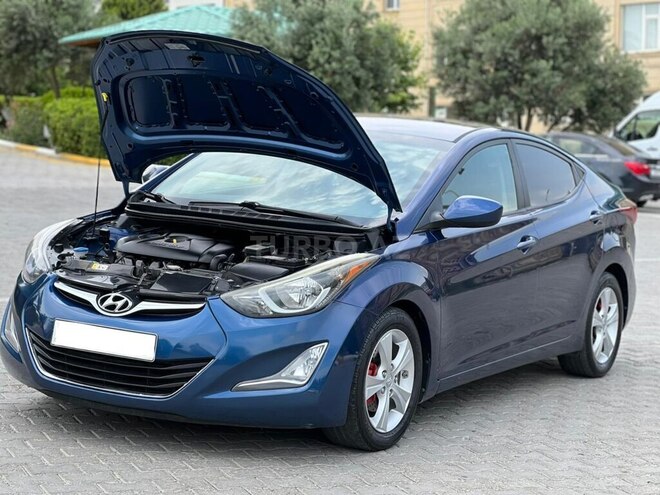 Hyundai Elantra-10