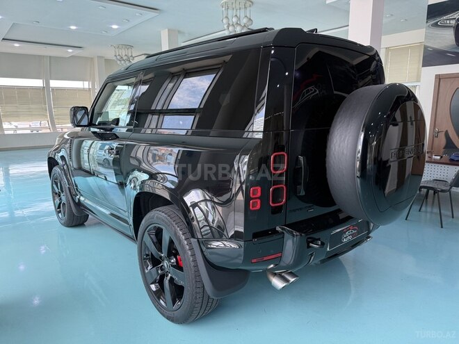 Land Rover Defender-6