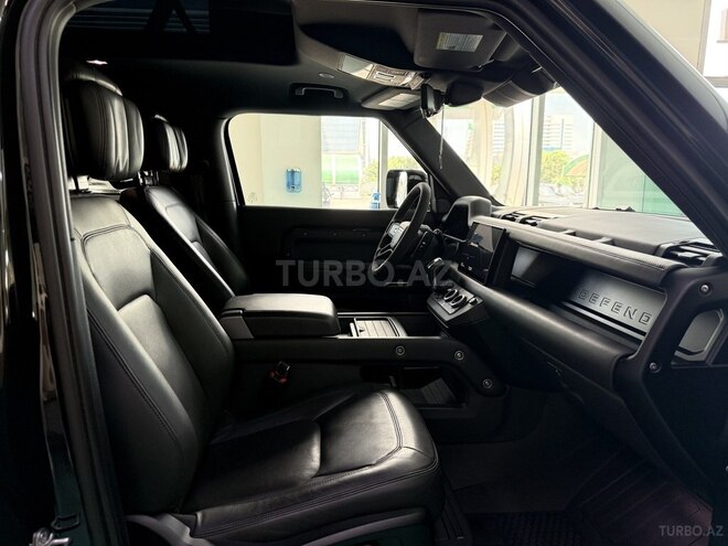 Land Rover Defender-8