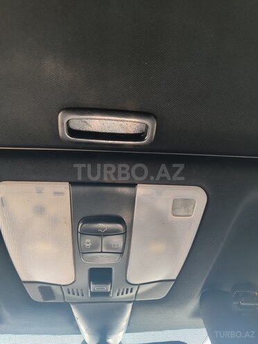 Mercedes E 270-9