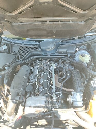Mercedes E 270-14