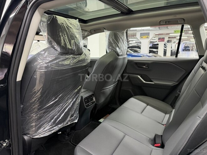 Toyota RAV4-15