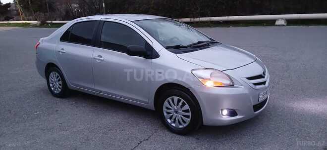 Toyota Yaris-2