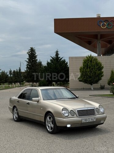 Mercedes E 200-4
