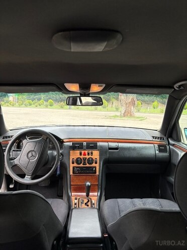 Mercedes E 200-6