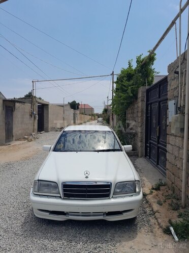 Mercedes C 220-1