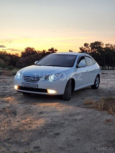 Hyundai Elantra-1