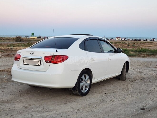 Hyundai Elantra-3