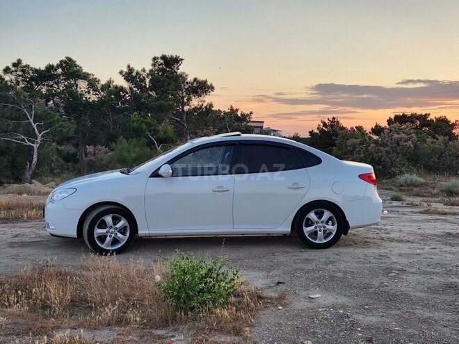 Hyundai Elantra-7