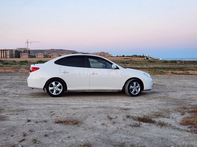 Hyundai Elantra-8