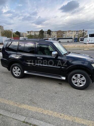 Mitsubishi Pajero-3
