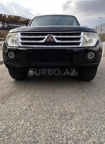 Mitsubishi Pajero-2
