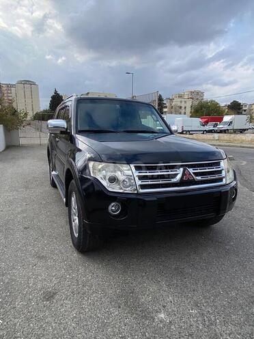 Mitsubishi Pajero-7