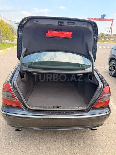 Mercedes E 270-4
