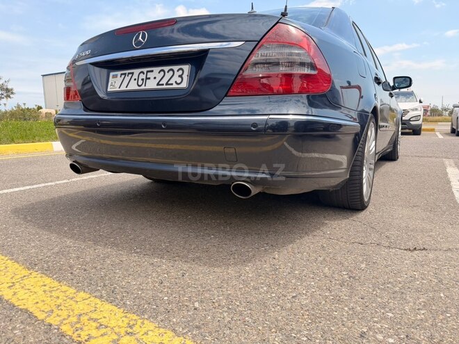 Mercedes E 270-3