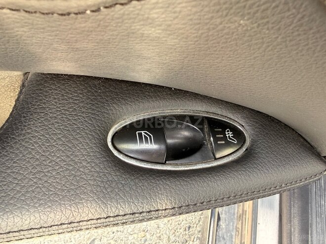Mercedes E 270-11