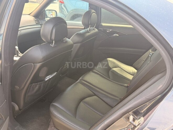 Mercedes E 270-12