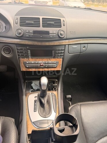 Mercedes E 270-5