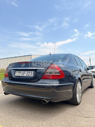 Mercedes E 270-2