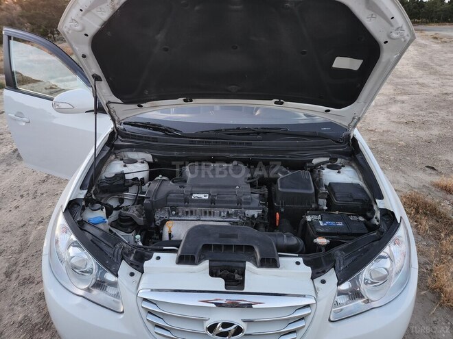 Hyundai Elantra-17