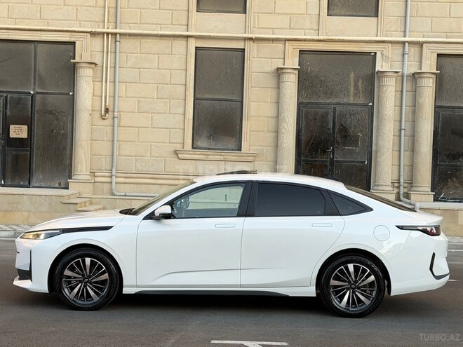 Changan Qiyuan A05-9