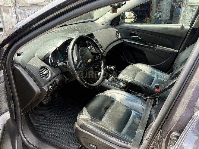 Chevrolet Cruze-9