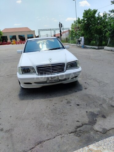 Mercedes C 200-1