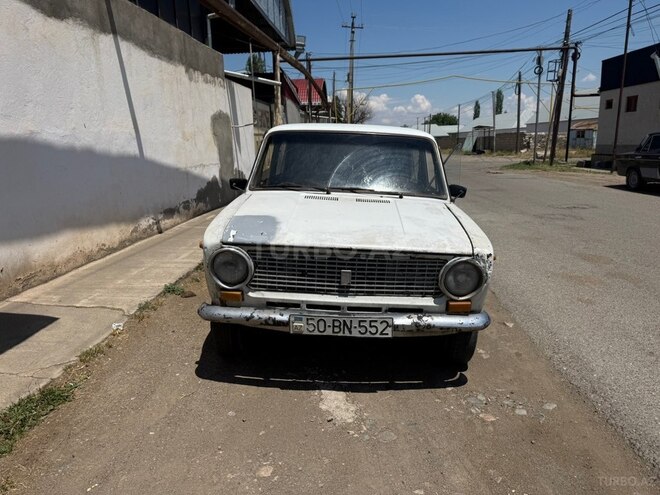LADA (VAZ) 21011-1
