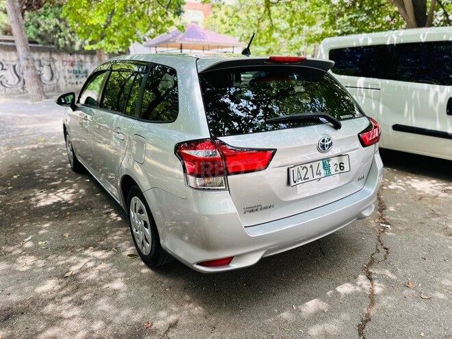 Toyota Corolla Fielder-4
