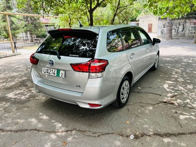 Toyota Corolla Fielder-3