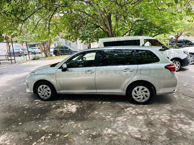Toyota Corolla Fielder-7