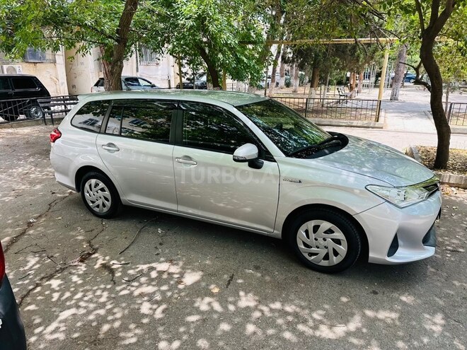 Toyota Corolla Fielder-6
