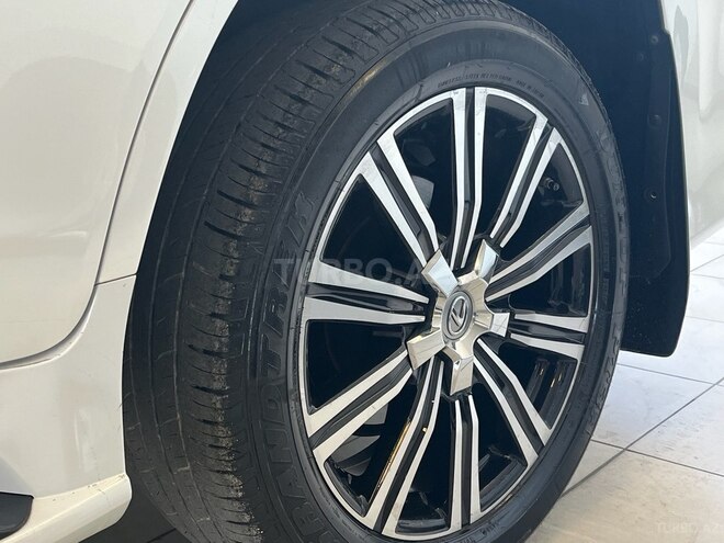 Lexus LX 450d-6