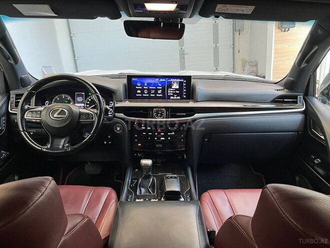 Lexus LX 450d-10