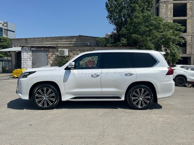 Lexus LX 450d-3