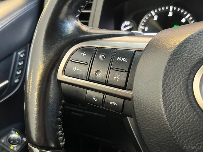 Lexus LX 450d-14