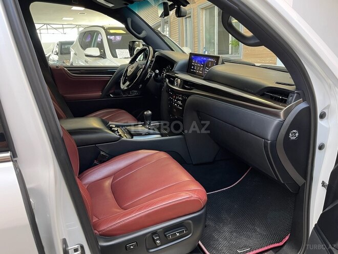 Lexus LX 450d-37
