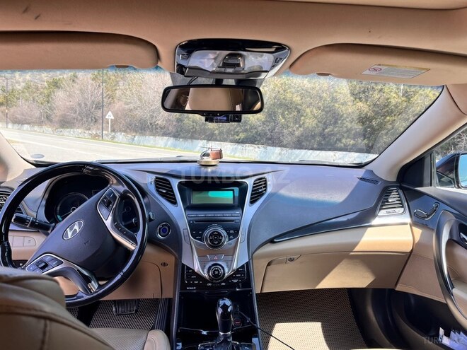 Hyundai Azera-11